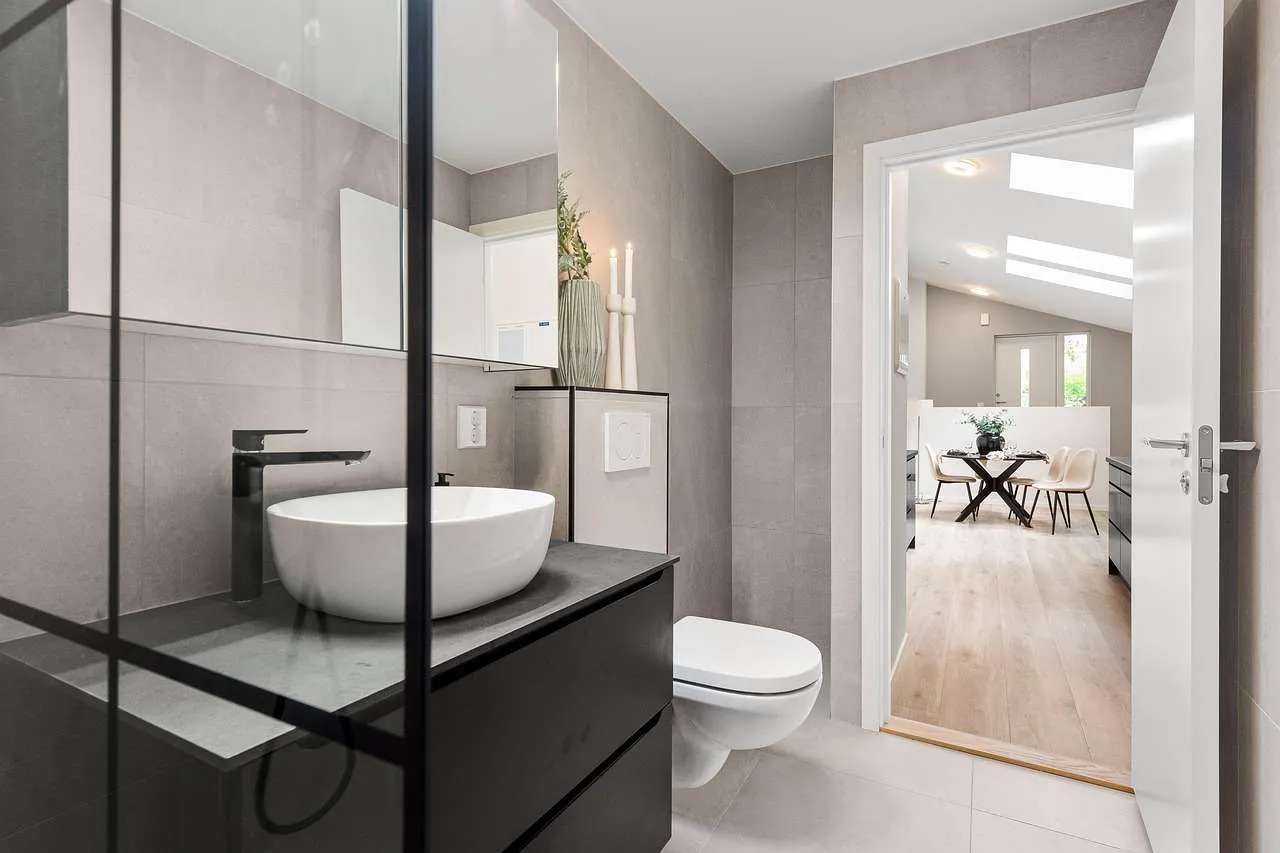 Elevate Your Bathroom Decor: Styles and Ideas