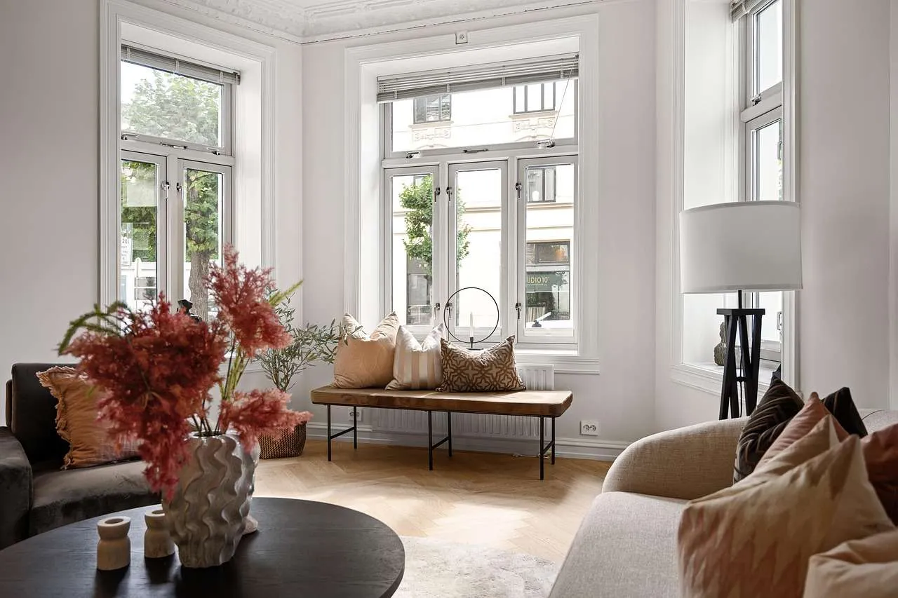 Home Window Tinting: Benefits, Types, and Choosing the Best Solution